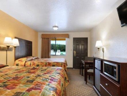 Super 8 By Wyndham Idabel Motel Room photo